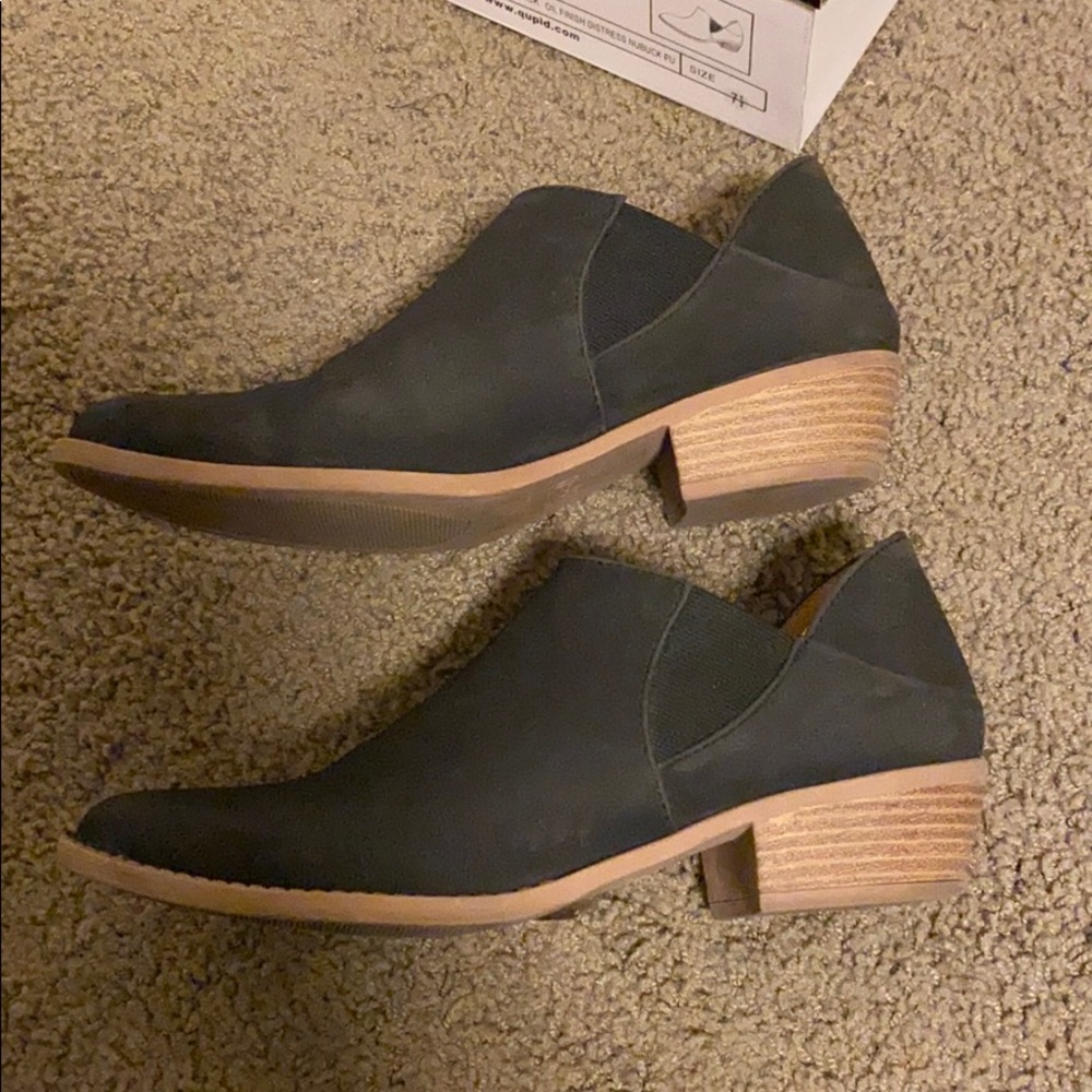 Qupid Black Ankle Booties